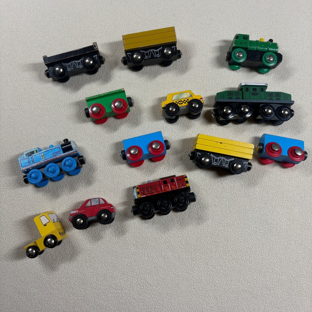Thomas & Friends Maxim Wooden Magnetic Railway Train Lot of 13 Thomas Salty
